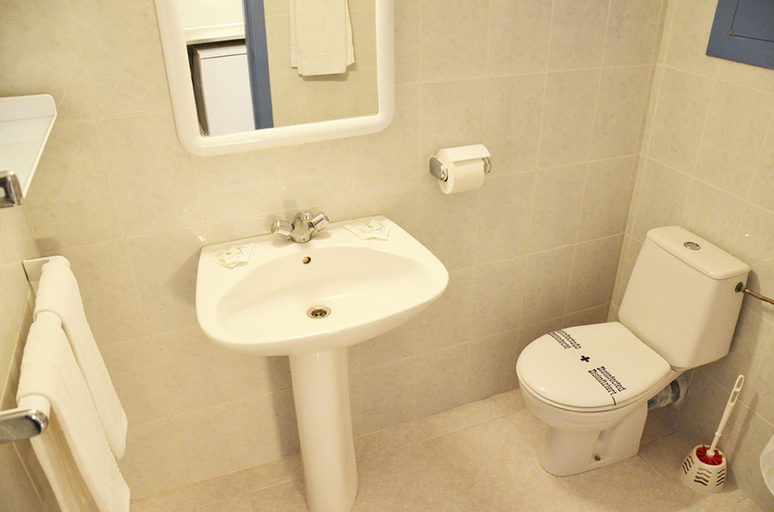 Bathroom 4, Hotel Apartamentos Vibra Monterrey, Baleares
