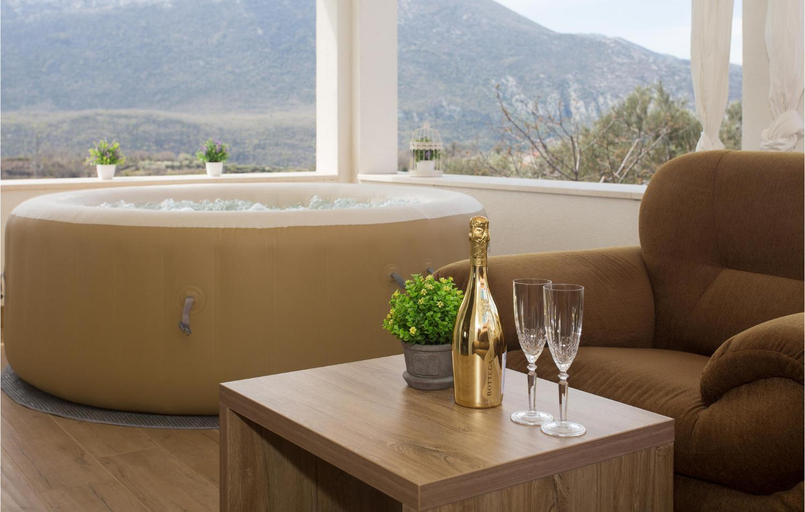 Others 4, Stunning Apartment In Podgrade With Wifi, Omiš