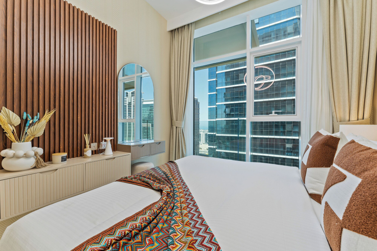 Bedroom 4, 2BR Luxury with Stunning Lake View in Business Bay, Dubai