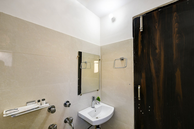 Bathroom 4, Mauryan Tower, Yashobhoomi, Delhi