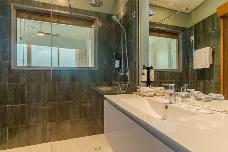 Bathroom 4, Pestana Vila Lido Madeira Ocean Hotel, Funchal