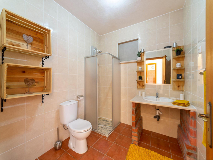 Bathroom 4, Holiday Home in Netos with Pool and Sauna, Pombal