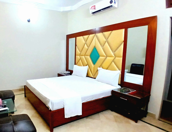Bedroom 2, Subhan Palace Near Millennium Mall, Karachi
