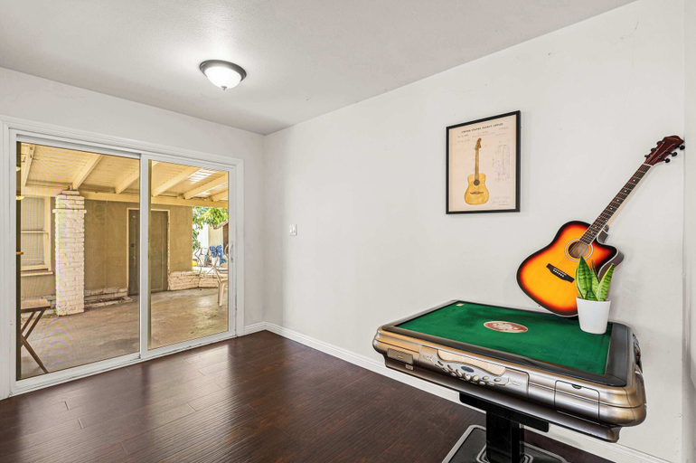 Bedroom 2, Spacious Retreat w Large Kitchen & Outdoor Patio, Los Angeles
