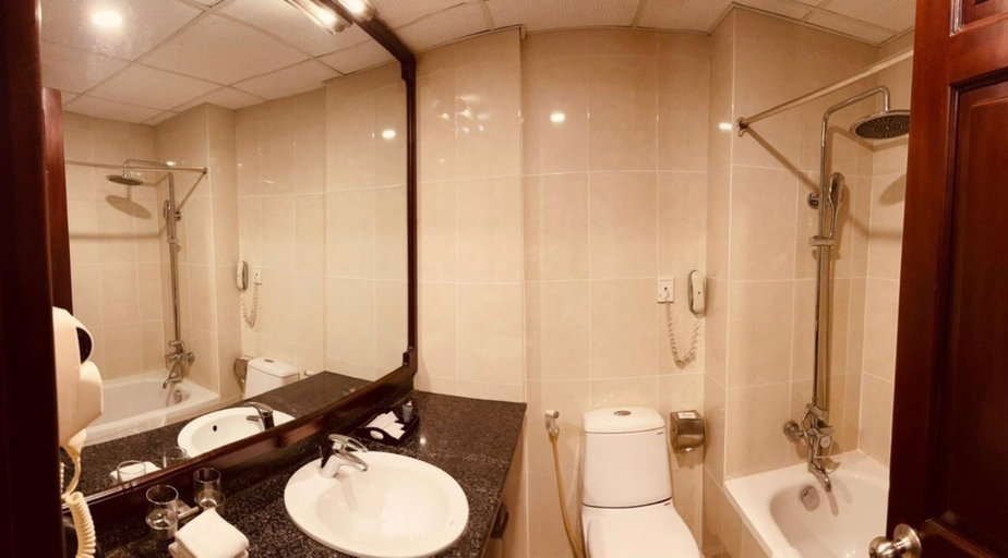 Bathroom 4, Asia Hotel, Huế
