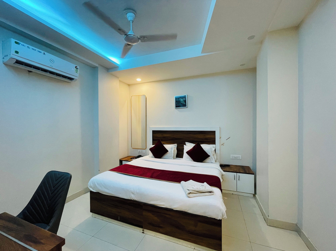 Bedroom 5, Embrace luxury Hotel & Banquet, Delhi