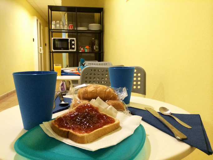 Food & Drinks 5, Barcelona City North Hostal, Barcelona