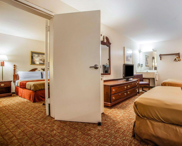 Bedroom 3, Econo Lodge Douglassville-Pottstown, Berks