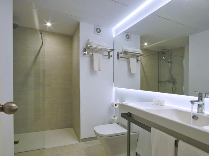 Bathroom 5, Balansat Resort, Baleares