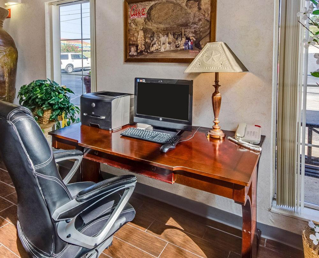 Exterior & Views 2, Quality Inn & Suites Kerrville, Kerr