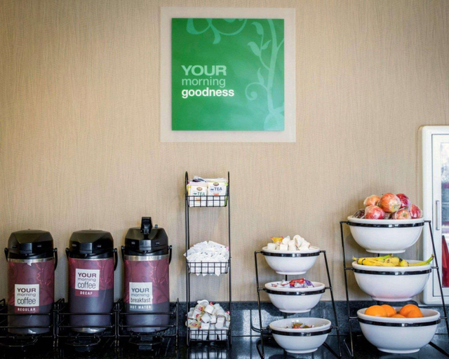 Food & Drinks 4, Comfort Inn & Suites Fuquay Varina, Wake