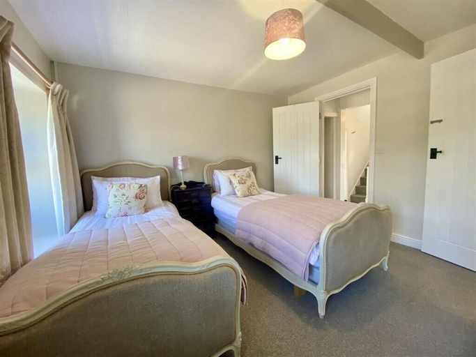 Bedroom 2, Britannia House Vintage B&B Cornwall, Cornwall