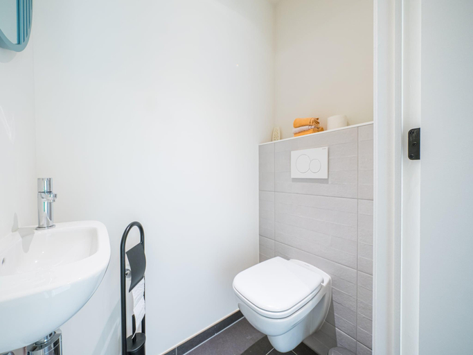 Others 5, Spacious apartment with sunny terrace, West-Vlaanderen