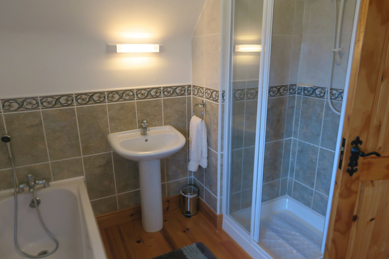 Bathroom 3, Burkes Holiday Cottages