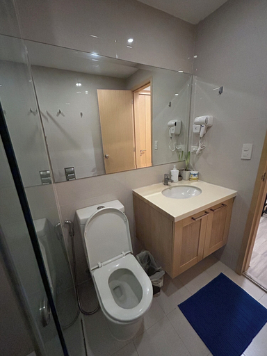 Bathroom 5, Fantastic Step to the Venice, Taguig