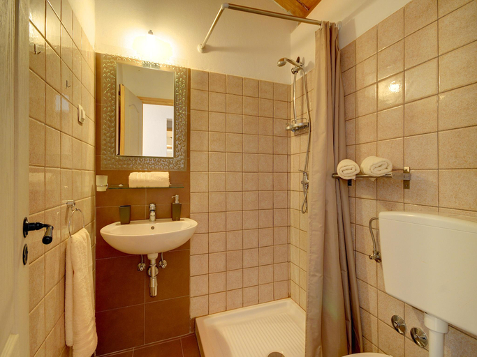 Bathroom 4, Villa in Batlug With Private Pool, Gračišće