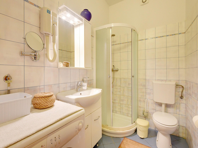 Bathroom 4, Apartment in Medulin near the Beach, Medulin