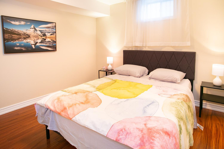 3, Stunning Vacation Home North of Toronto, York