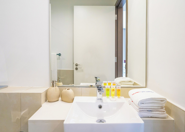 Bathroom, HomesGetaway-2BR Apt in 1 Residences, Dubai