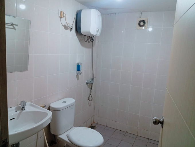 Bathroom 7