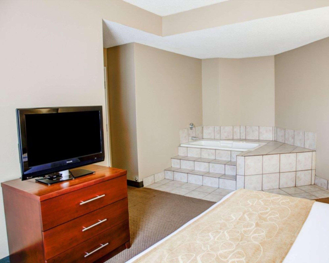 Bedroom 3, Comfort Suites Gadsden Attalla, Etowah