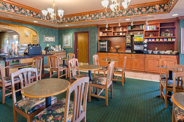 Food & Drinks 5, MainStay Suites Airport, Roanoke City