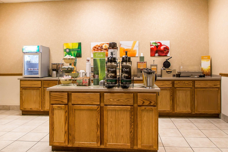 Food & Drinks 5, Quality Inn Morris I-80, Grundy