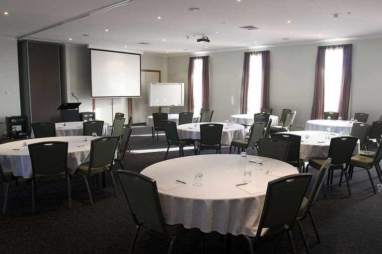 Business Facilities 4, Silverwater Resort, Bass Coast  Bal