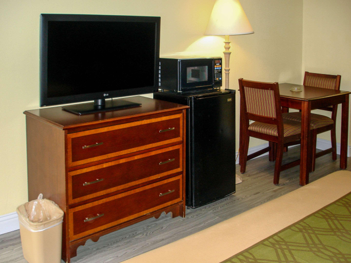 Bedroom 4, Econo Lodge Texarkana I-30, Miller