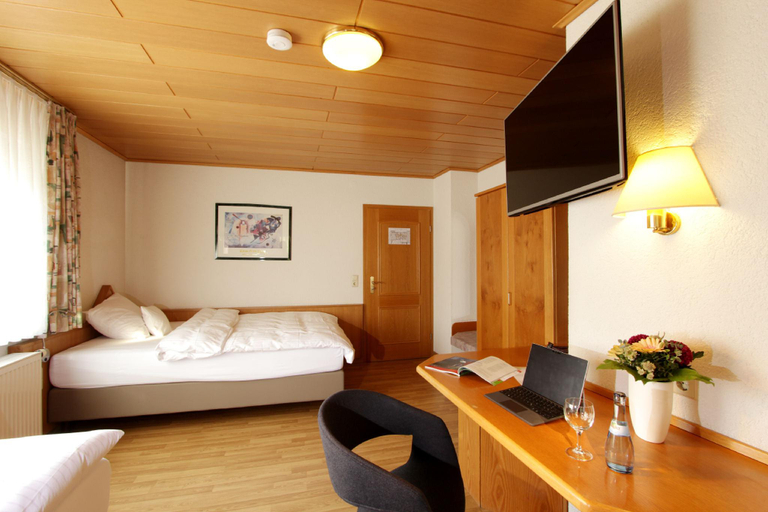 Bedroom 2, Hotel Restaurant Reichsadler, Neckar-Odenwald-Kreis