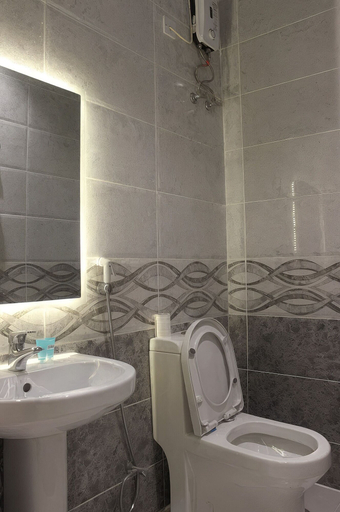 Bathroom 5, AL NESMA SERVICED APARTMENTS, Jeddah