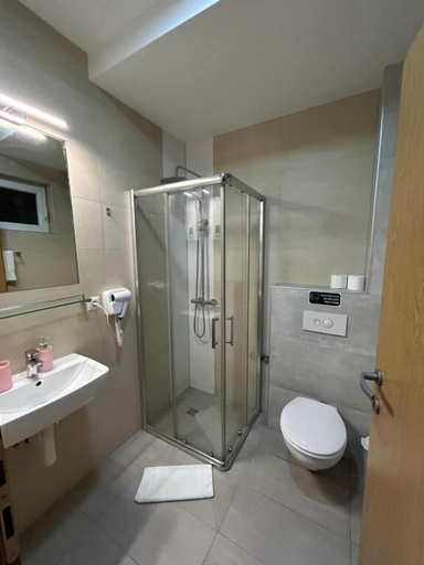 Bathroom 3, Hotel Gaia Sarajevo, Sarajevo