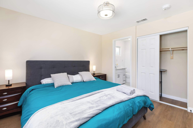 Bedroom 2, Sunny Spanish Villa Pool, Parking & Privacy, Los Angeles
