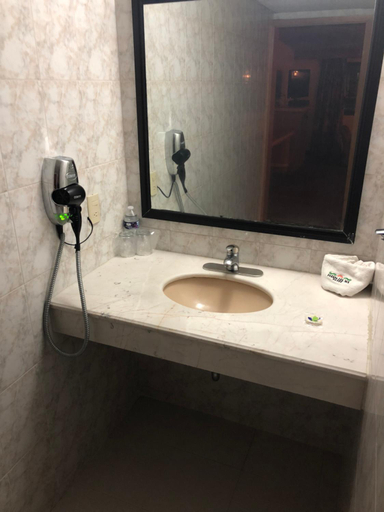 Bathroom 3, Hotel Puerta del Sol, Toluca