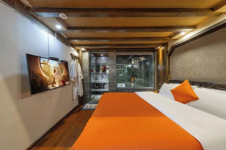 Bedroom 2, Lijiang Sifang Inn, Lijiang