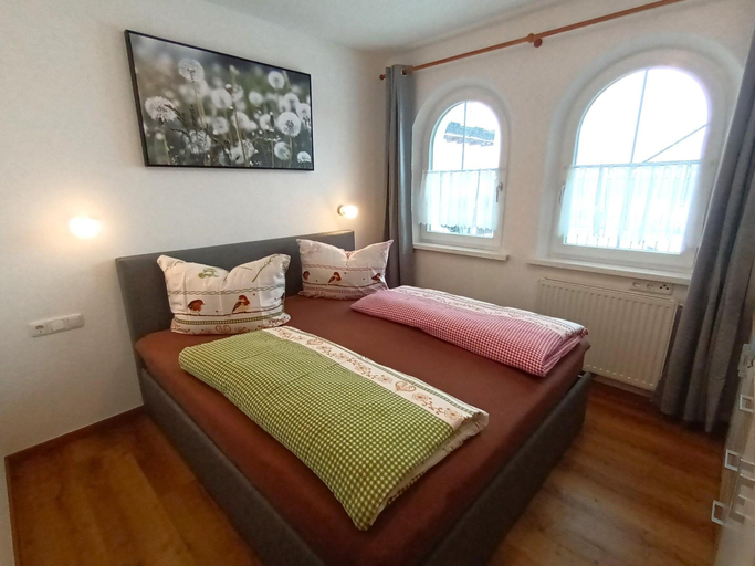 Others 4, Apartment in Tyrol near Ski Slopes, Landeck