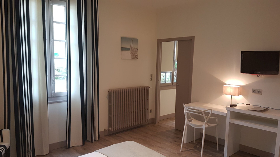 Bedroom 2, Hôtel Ttiki Etchea, Gironde