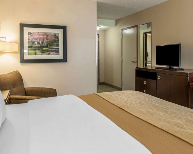Bedroom 3, Comfort Inn Bloomington near University, Monroe