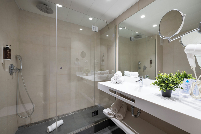 Bathroom 5, Hotel Tahiti Playa 4S, Barcelona