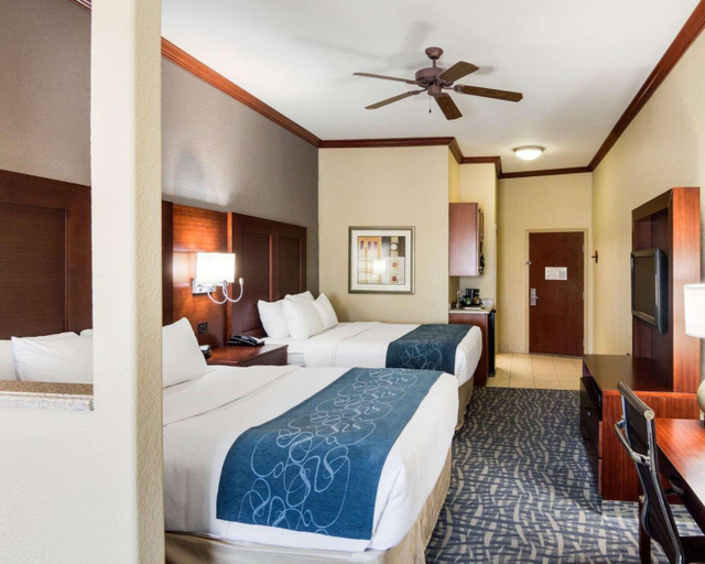 Bedroom 4, Comfort Suites Gainesville, Cooke