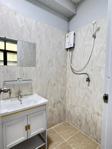 Bathroom 4, Luna hotel, Don Muang