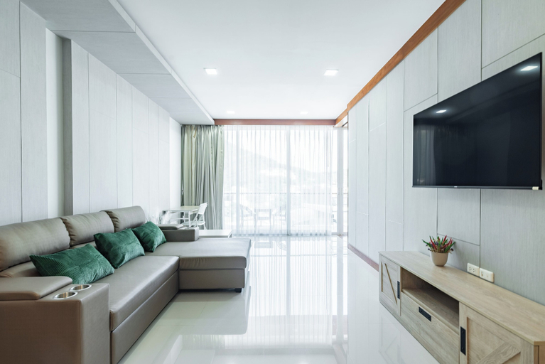 Others 3, Q2 By Villacarte, Pulau Phuket