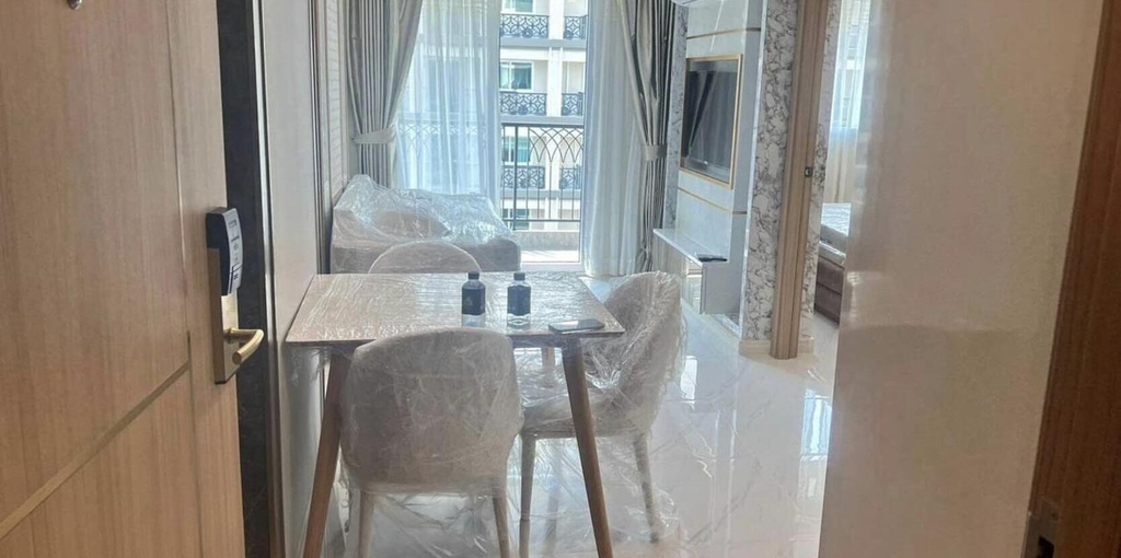 Dining, Stunning 1 bed Apartment in Lamung District, Pattaya