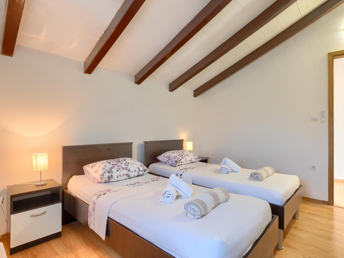 Bedroom 3, Holiday Home in Segotici with Private Pool, Marčana