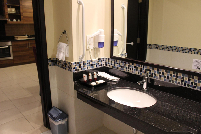 Bathroom 5, Dunes Hotel Apartments Oud Metha, Dubai