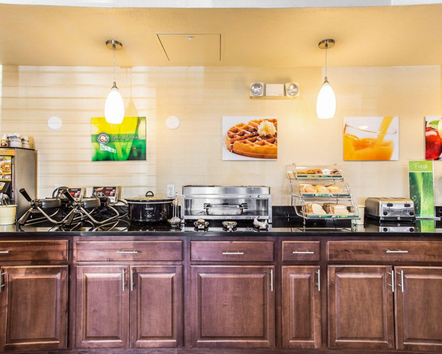 Food & Drinks 5, Quality Inn & Suites Denver Airport-Gateway Park, Adams