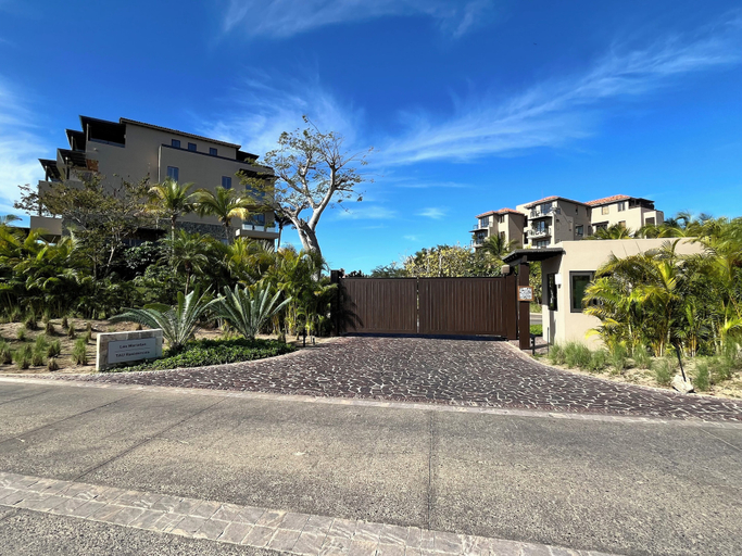 Exterior & Views, Tau Residences, Compostela