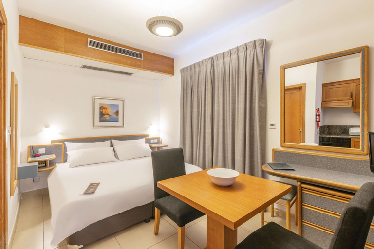 Bedroom 3, AX Sunny Coast Resort & Spa, Saint Paul's Bay