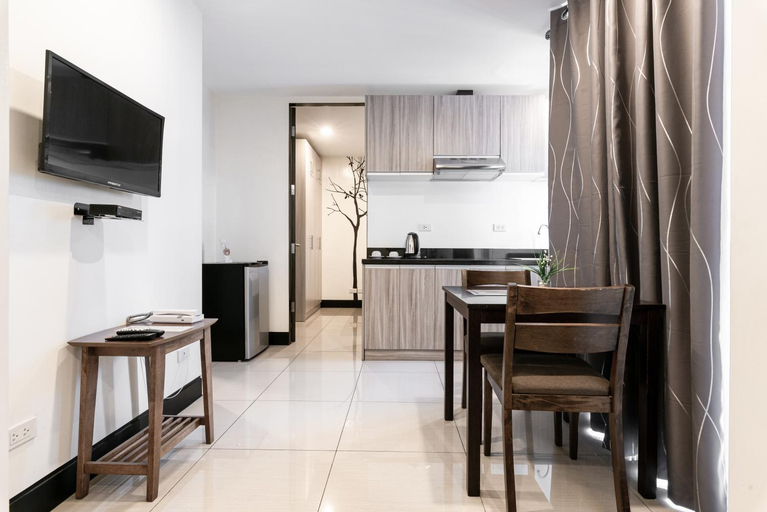 Dining Room 1