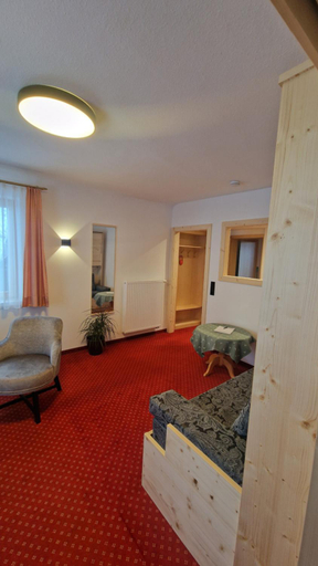 Bedroom 3, Hotel Restaurant Fruhlingsgarten, Ostallgäu